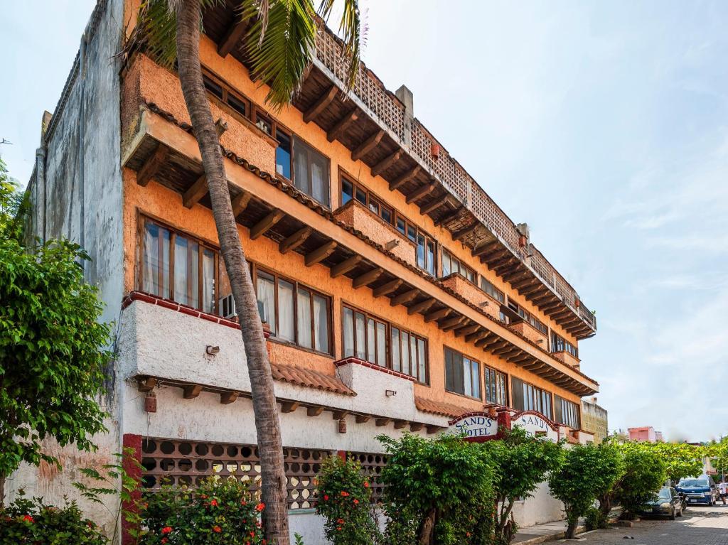 Oyo Hotel Sands Barra de Navidad Exterior foto